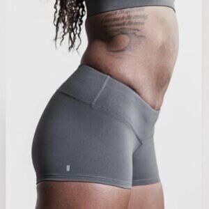 NOBULL Women's Matte Short 2" gray size small